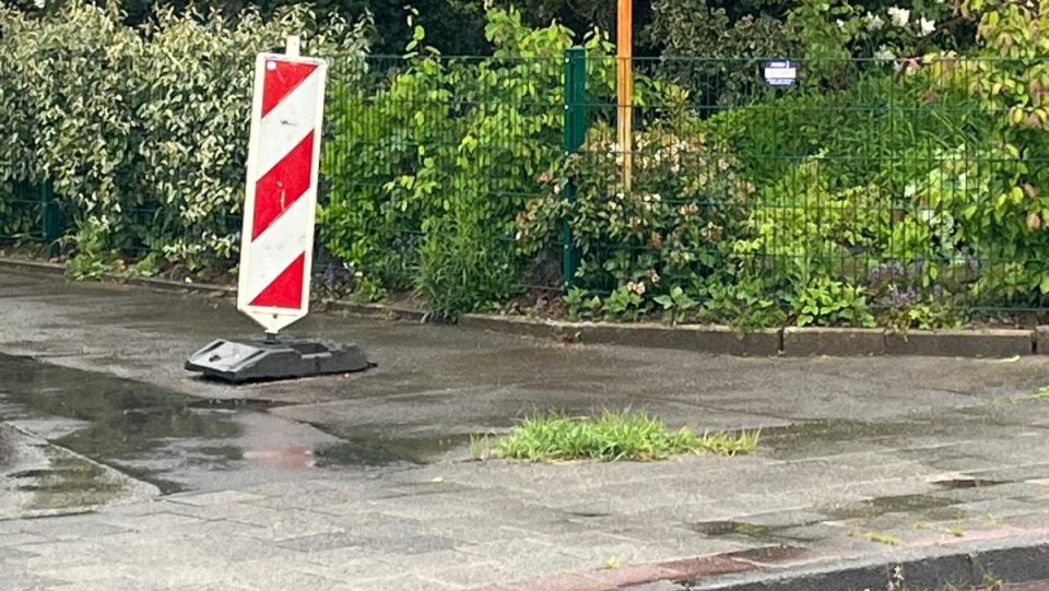 ©Bad Pyrmont Intakt Schlagloch an Straßenecke von Bad Pyrmont